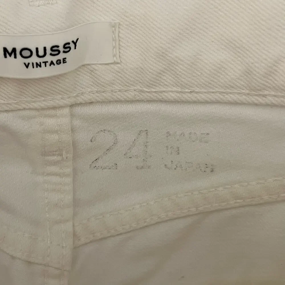 Moussy Vintage High Rise Straight Leg Distressed Jeans Cream Womens Size 24 - Picture 8 of 9